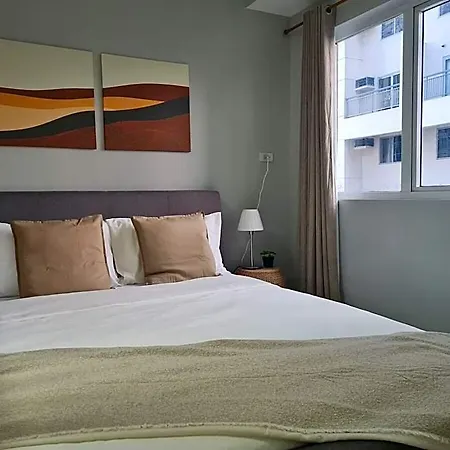 Homey Spacious Condo Unit In Bgc - B Soma Nt