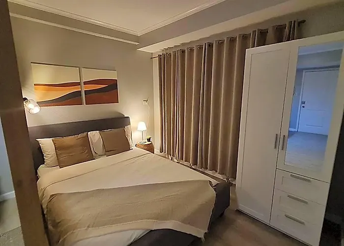 Homey Spacious Unit In Bgc - B Soma Nt Hotel 4*