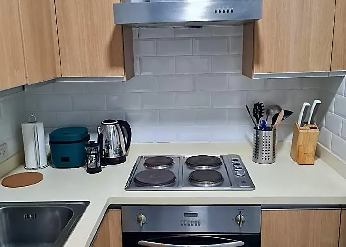 Homey Spacious Unit In Bgc - B Soma Nt Hotel 4*